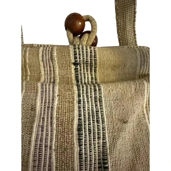 First Class boho shoulder bag, woven w/ wooden bead closure - Picture 3 of 14
